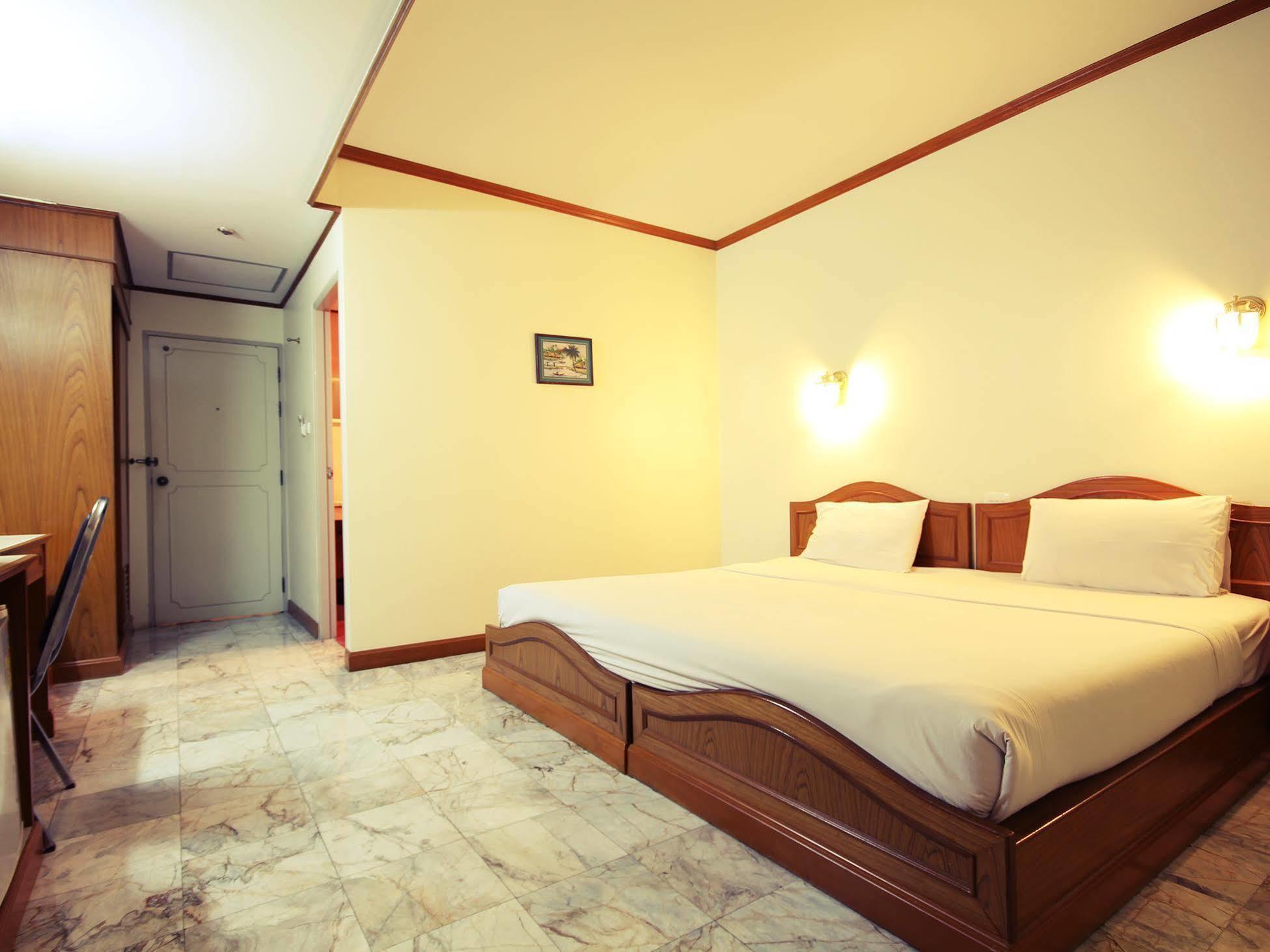 Ava Hotel Phitsanulok Exterior foto